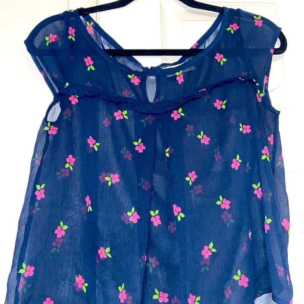 Hollister sheer lightweight sleeveless top